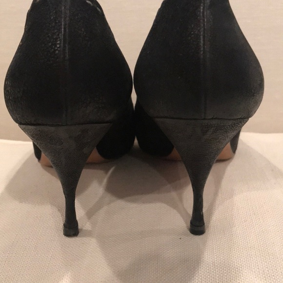 Prada pumps brass buckle and top stitching - Picture 6 of 7